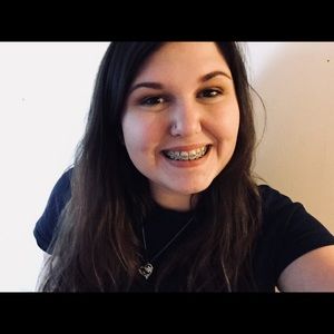 Meet your Posher, Carolyn